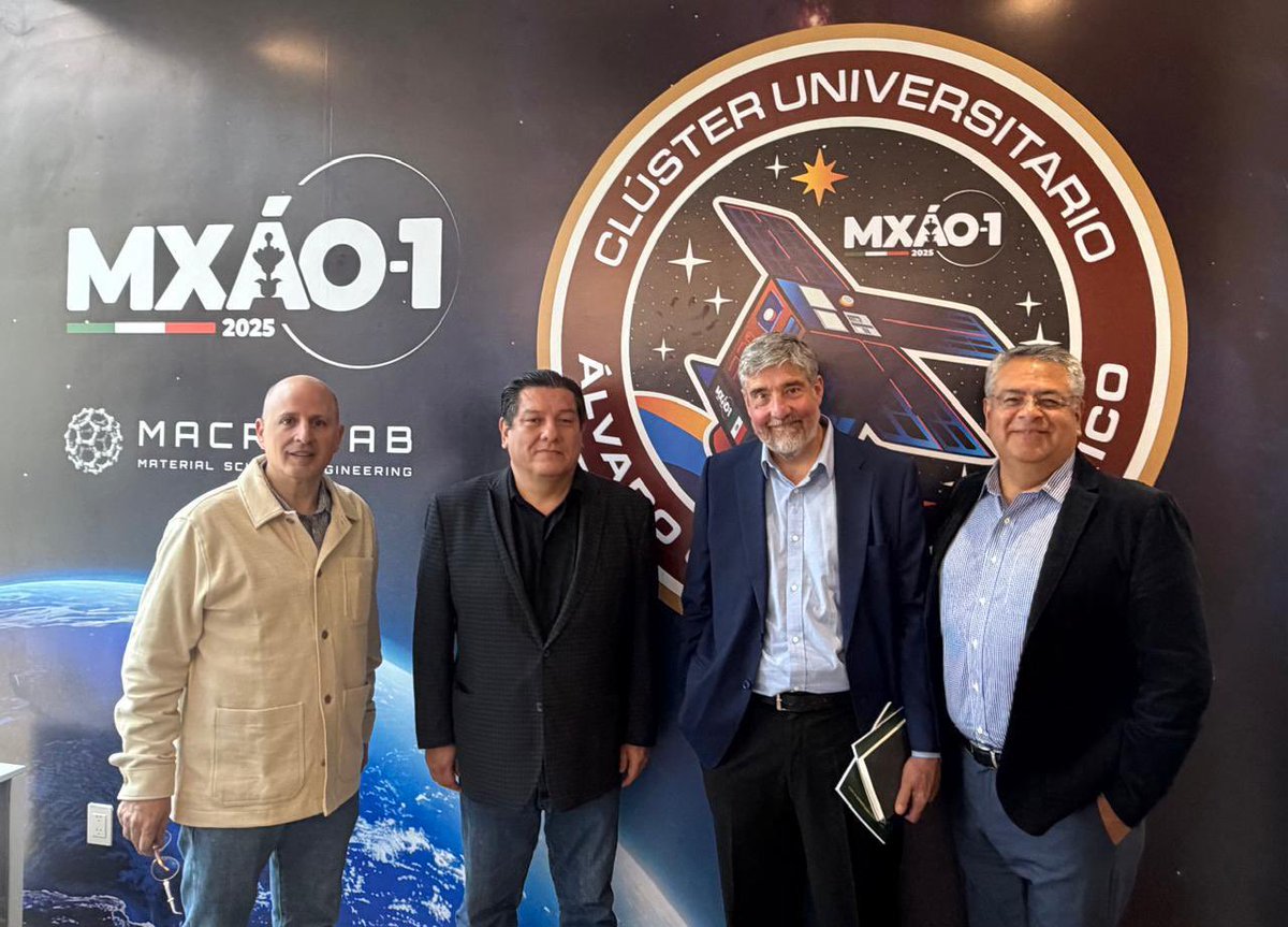 Esta mañana académicos del <a href="/ITAM_mx/">ITAM</a> visitaron el Centro de Monitoreo Satelital del Clúster Universitario de Álvaro Obregón. El Dr. Ante Saucedo del MIT. También nos acompañó el Mtro. Lorenzo Meade, el Mtro. Enrique Pacheco y el Mtro. Pedro Díaz de la Vega.