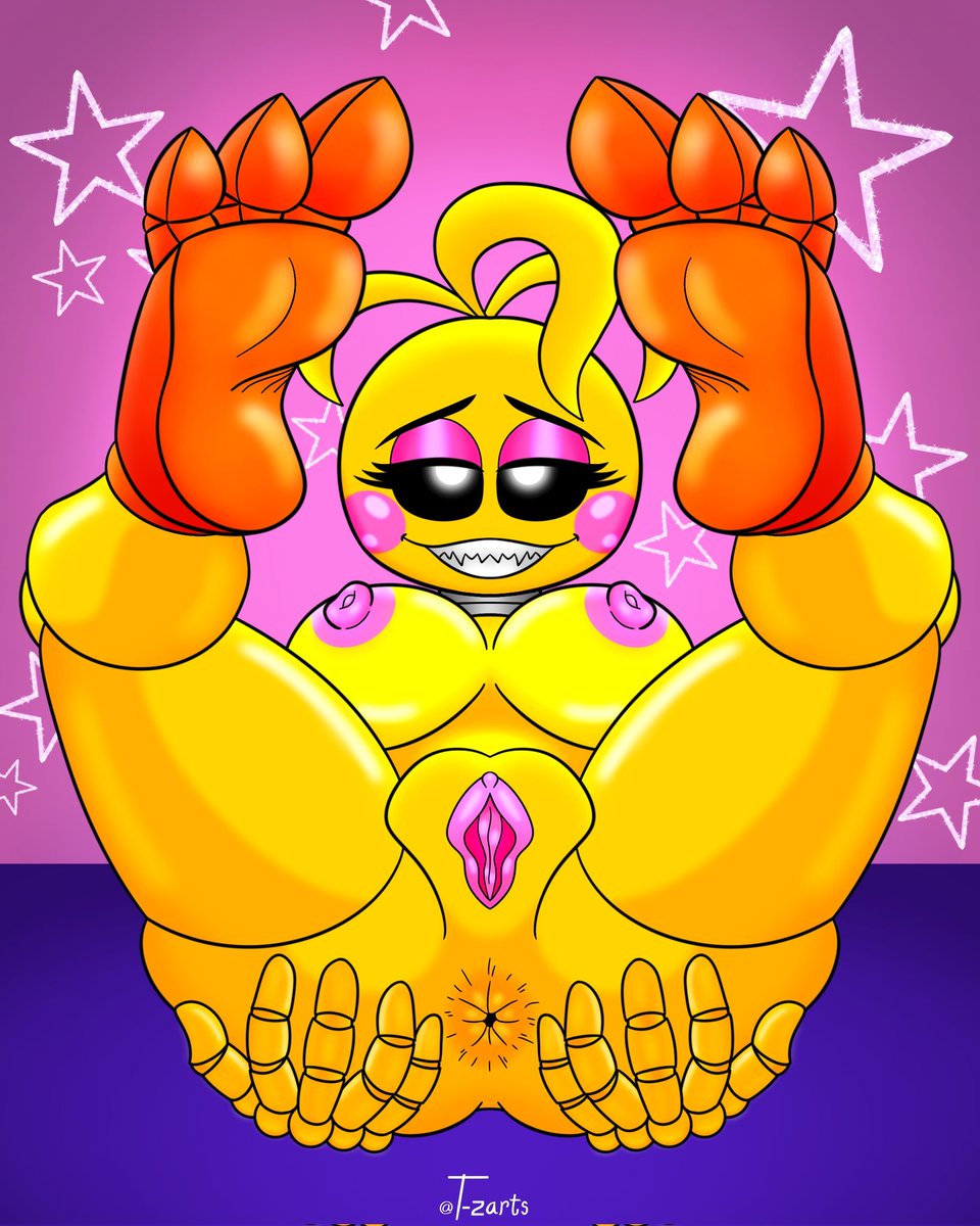 ¡Hola, buenas, criaturitas~! 😉✨

Tras una larga espera, finalmente les traigo este nuevo dibujo que hice, esta vez de Toy Chica en 4 versiones distintas.

Ojalá les guste.~ 😘💖

#FNAF #FNAF2Movie #fnaffanart #NSFW #feetfetish #FanArtFriday #digitalart #artwork