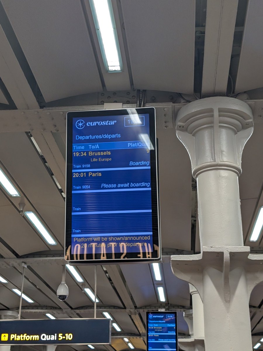 Late night Eurostar to Paris for this weekend's Sector Qualifier! 🇫🇷 

The event is Limited which consists of draft and sealed ... Limited  is NOT my format but I'll give it my best 🏆