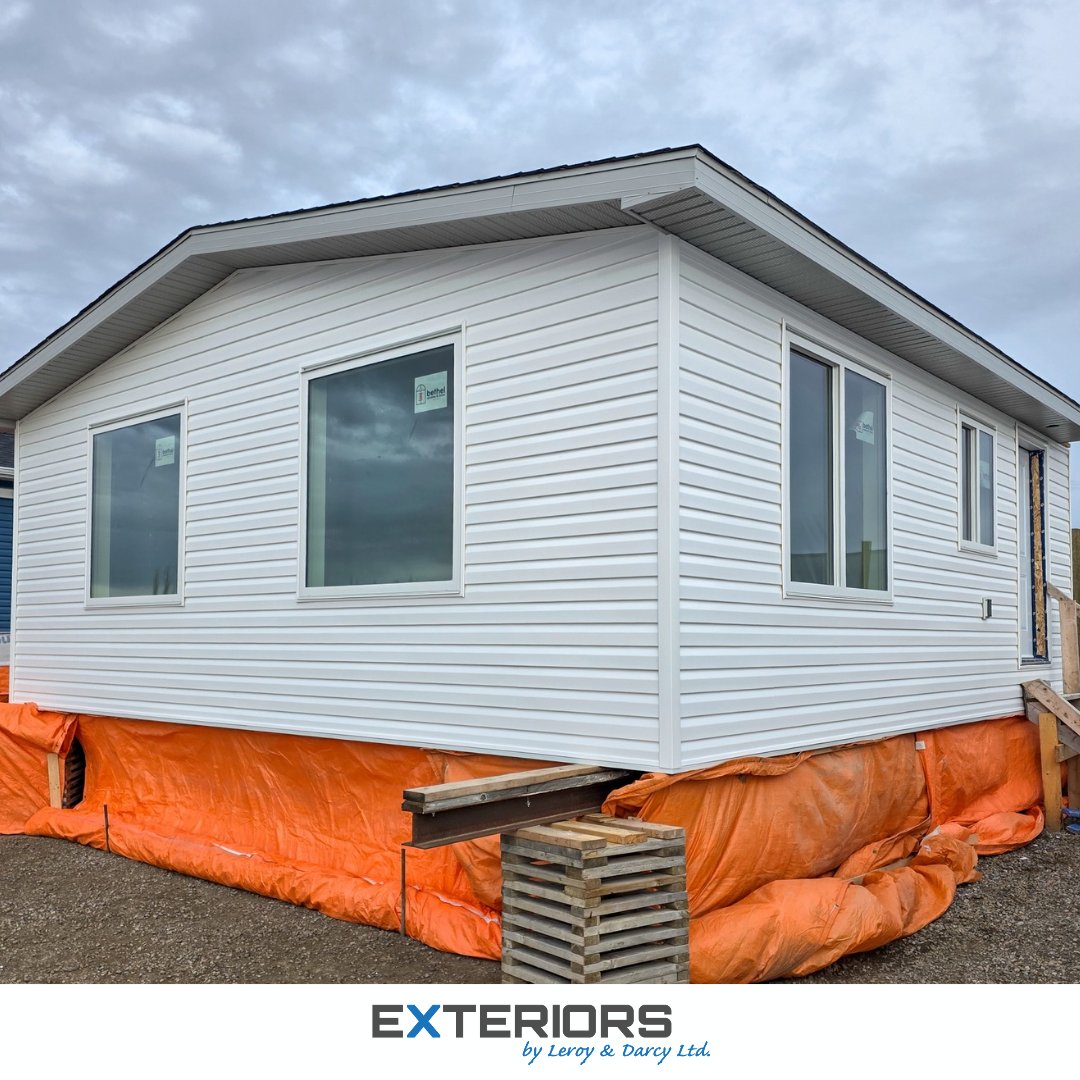 Exteriorsld's tweet photo. Another new RTM project for #DestinyHomes looking sharp! 👌🔥

Contact us for a free quote! ⬇️
https://t.co/63R7WynqAq
📞 (403) 327-9113 
📧 info@exteriorsld.com 

#ExteriorsByLeroyAndDarcy #RoyalBuildingProducts #MachineMetals #Coaldale https://t.co/YAKmQwVxx9