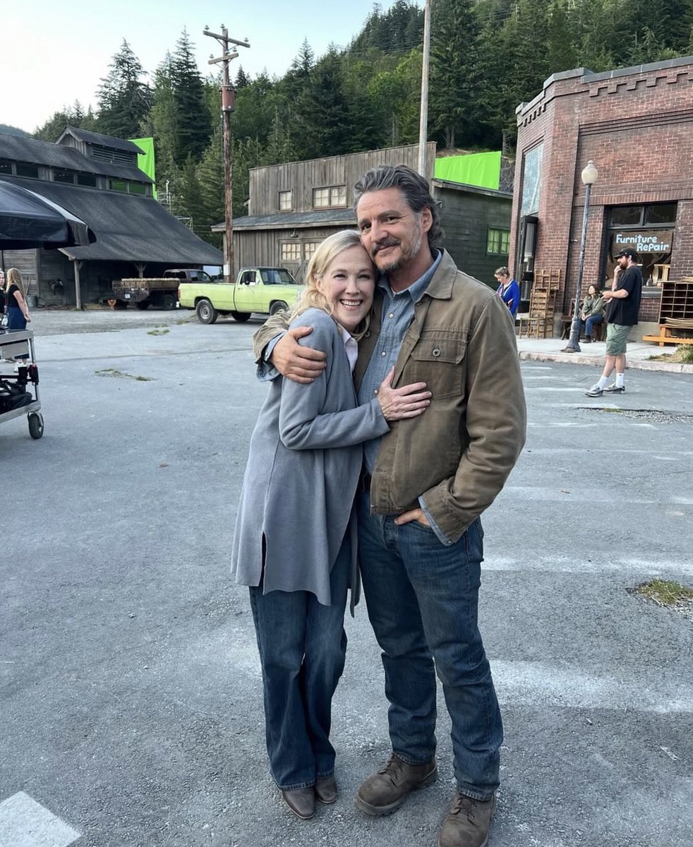 Pedro Pascal pays tribute to Catherine O’Hara

“Oh, genius to be near you. Eternally grateful. There is less light in my world, this lucky world that had you, will keep you, always. Always ❤️

The one and ONLY Catherine O’Hara”