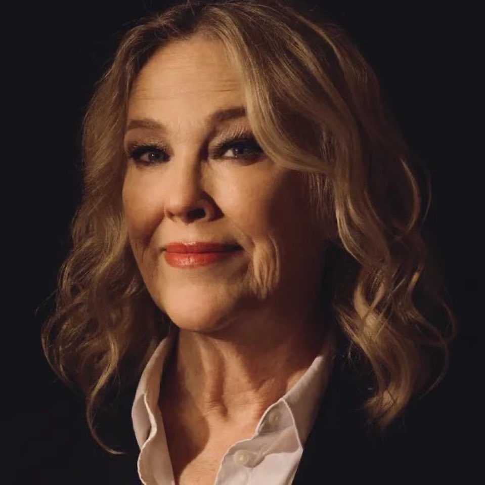 DailyLoud's tweet image. Catherine O'Hara has died at age 71 🕊️