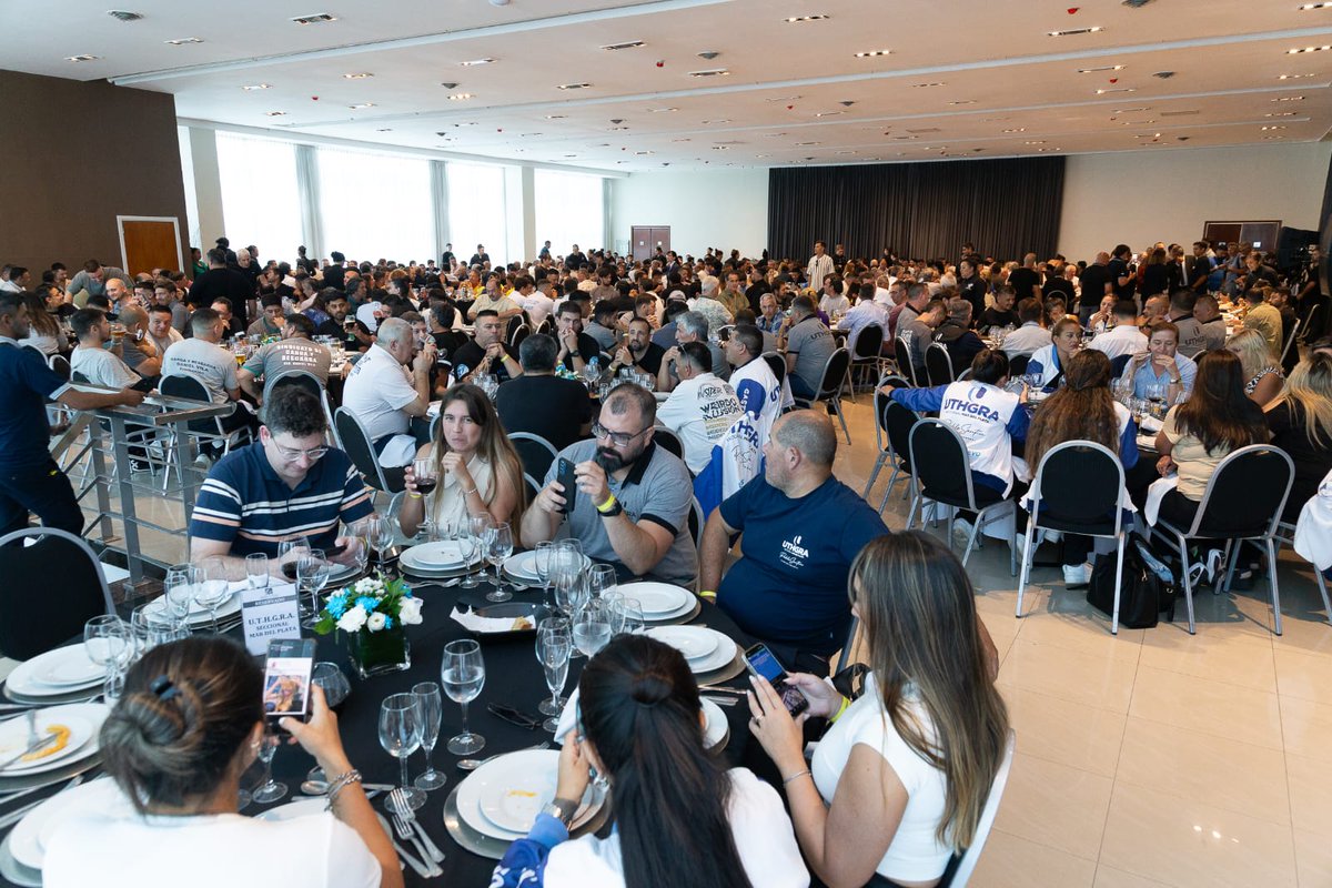 ¡NUESTRO FUTURO NO SE NEGOCIA!

Más de 500 jóvenes, trabajadores y estudiantes, nos plantamos contra la reforma laboral. Siguiendo el mandato histórico de unidad, organizamos la resistencia para defender la Patria y el bien común. ¡Sindicato y Universidad, unidos y adelante!