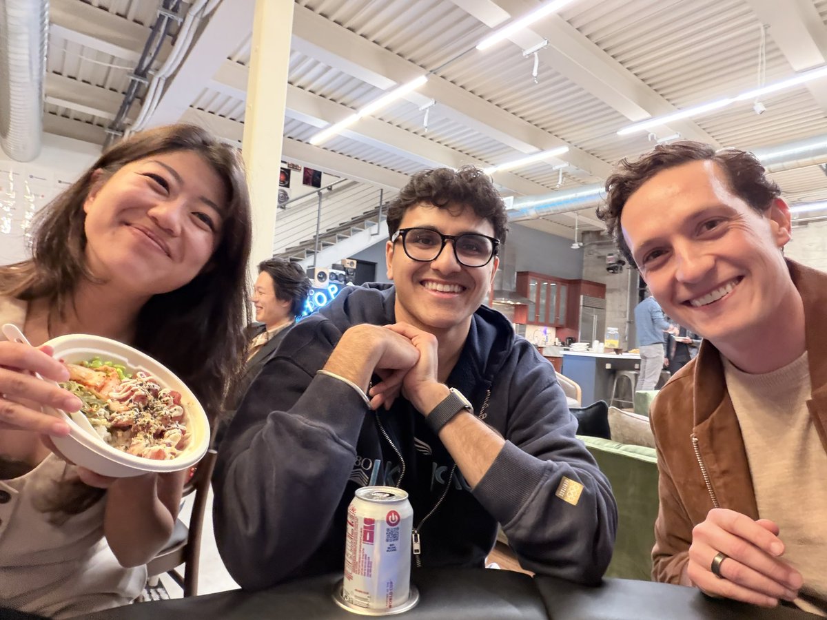 Always time for poker, even during launch week

Thanks <a href="/CCgong/">C.C. Gong</a> for organizing 🙏 met some cool ppl max, cof of instacart, <a href="/zebird0/">robin</a>, and more!