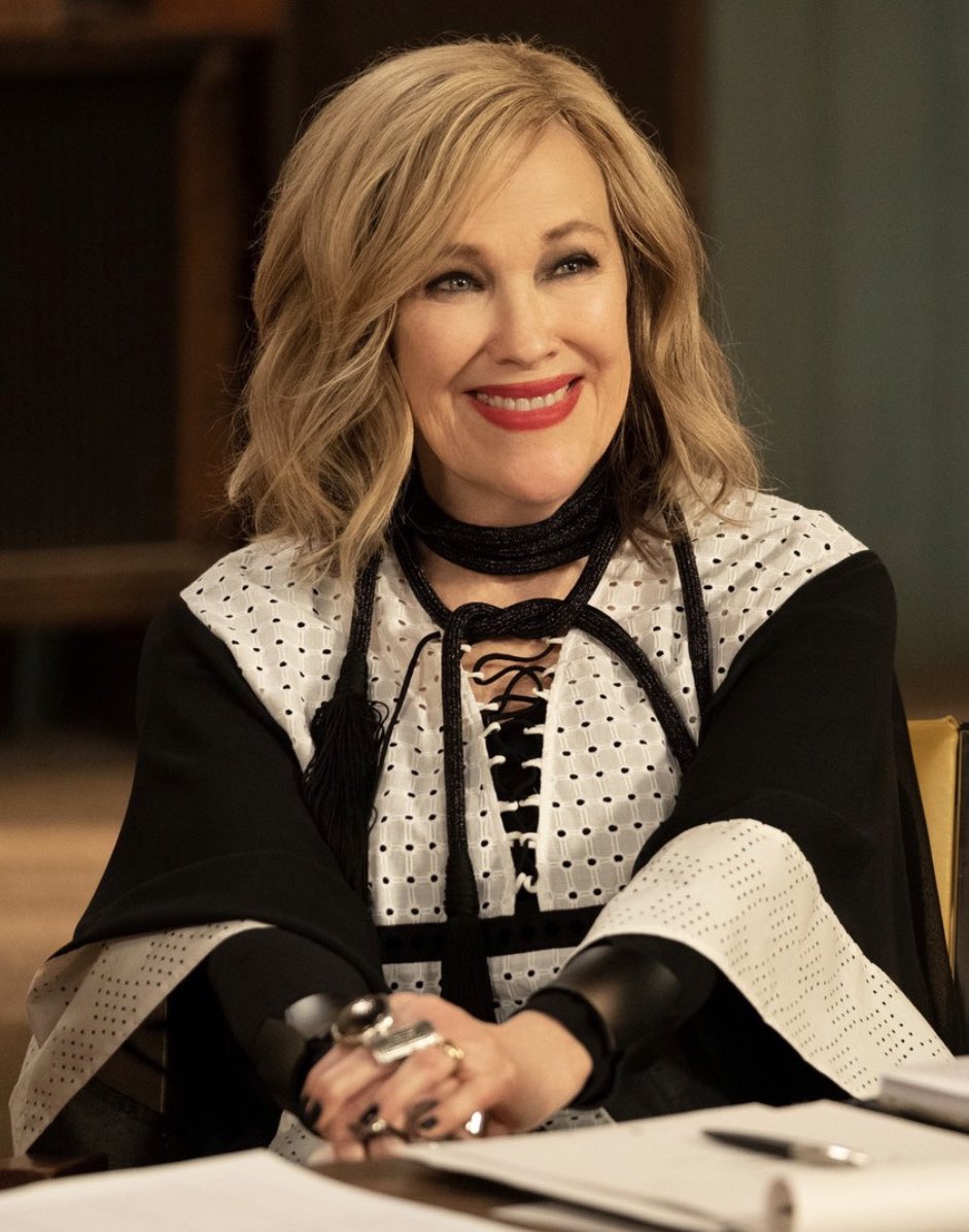 Heartbroken to hear the news about #CatherineOHara. The first time I saw her was in Home Alone, I’ll never forget hearing “Kevin!!”. She was amazing in all her roles. I loved her in “Beetlejuice” and “Schitt’s Creek”.

RIP to a true comedy legend, you will be missed Catherine 💔