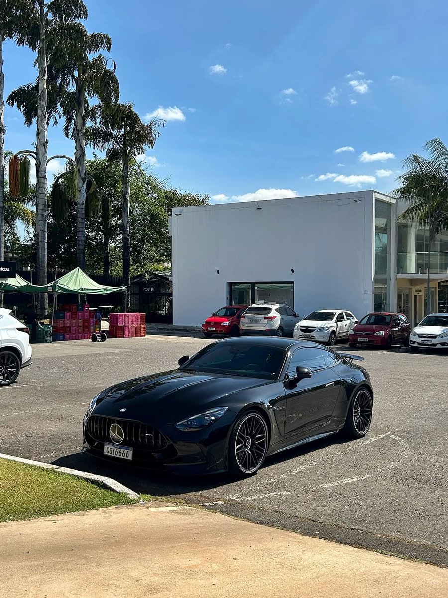 ThrottleCars's tweet photo. Mercedes-AMG GT 63s🖤🖤 https://t.co/DO6BqTSekY
