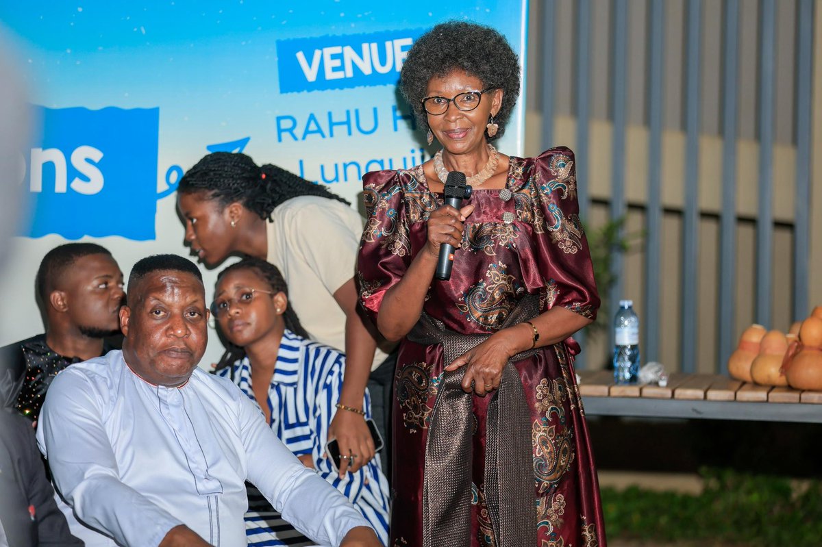 Johnlaban256's tweet image. When asked whether to follow your passion or society’s expectations, she said: “Do what aligns with your strengths , it’s your life, your journey, your impact.”

~ Mrs Kisawuzi Sarah

#ThreadsOfLegacy