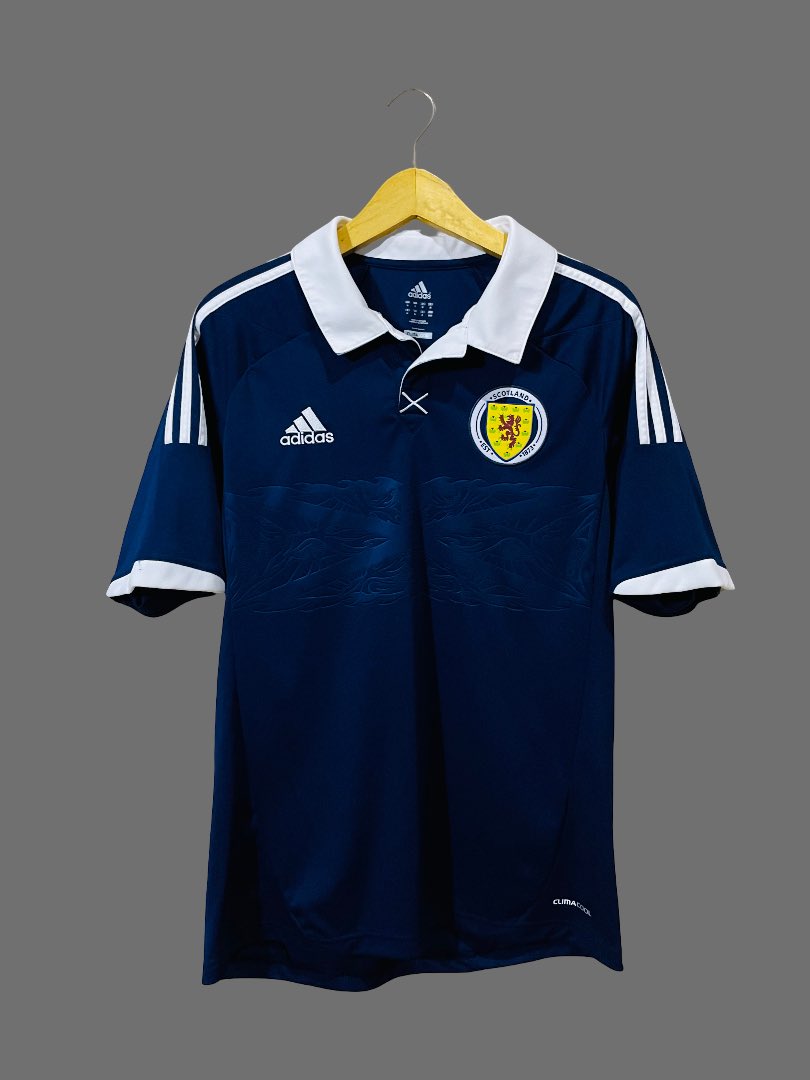 #jersey4sale 

Scotland Home 2012
size M (72x52)
- pin lenyap

450.000