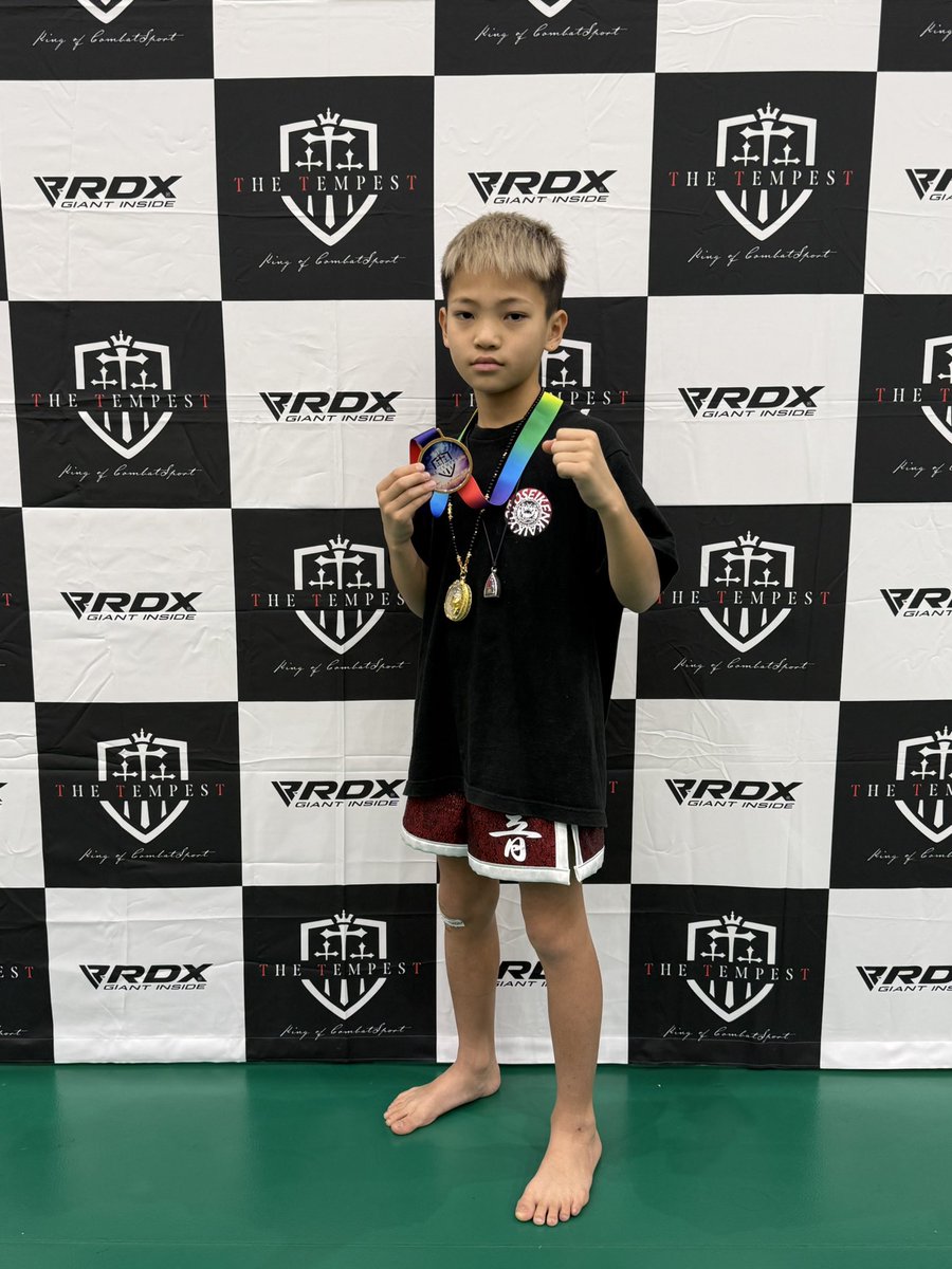 kyotorampage's tweet photo. さすが我が息子🔥海音🥊小4
The Tempest   -30kg 王者🏆
1週間で3冠目👑KYOTOSEIKENKAI
キックボクシングJr fighter👊
男前やし強いし
華もあるし姉弟全員美男美女やし
今後に注目👍　要チェック✅
#京都#キックボクシング#格闘技#ジュニアキックボクシング https://t.co/S4bIc6qJVe