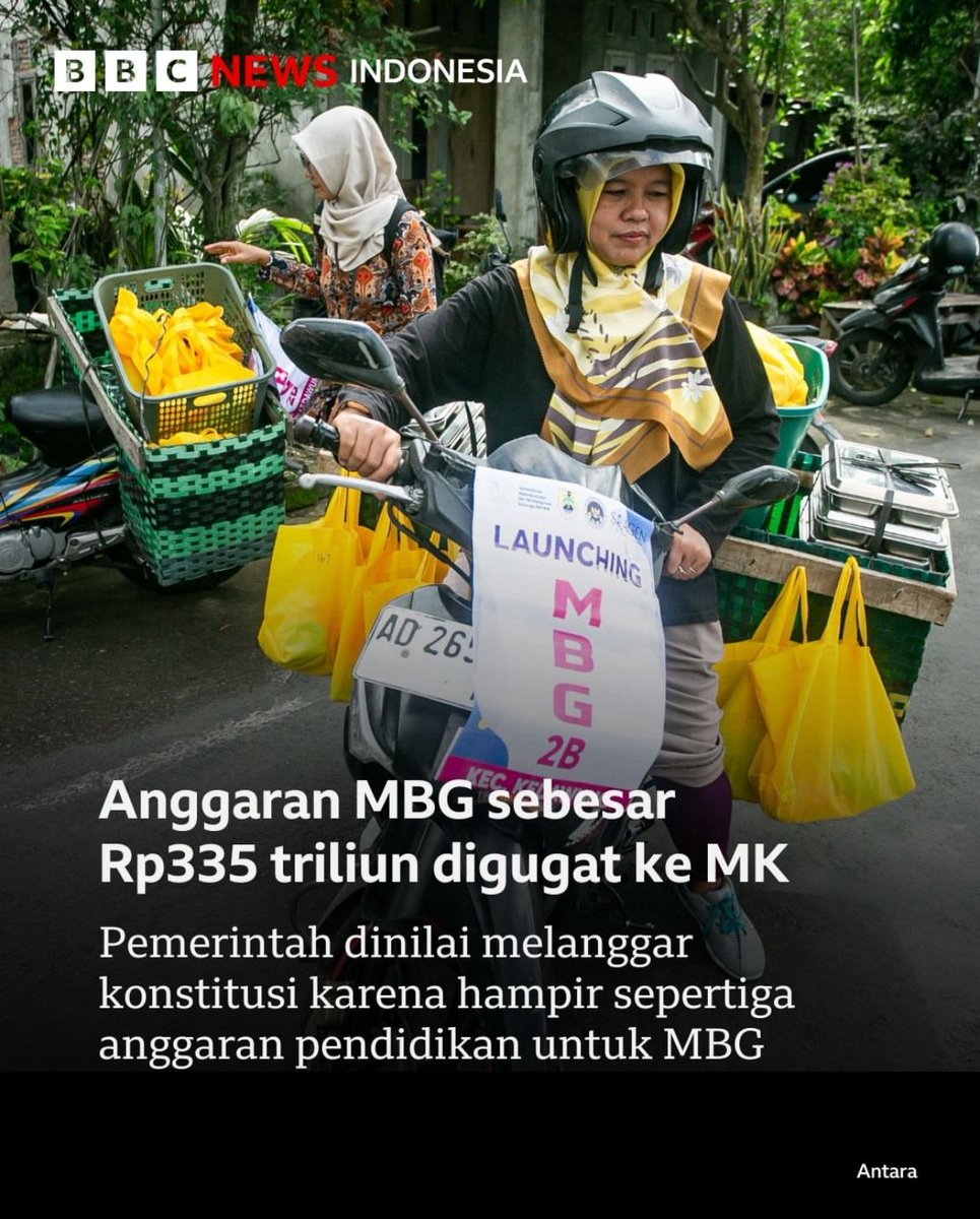 Berkuasa dengan mengakali konstitusi.
Sekarang merampok konstitusi.

Para pengkhianat negara.