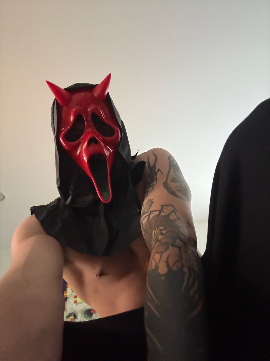 mostlyloch tweet media