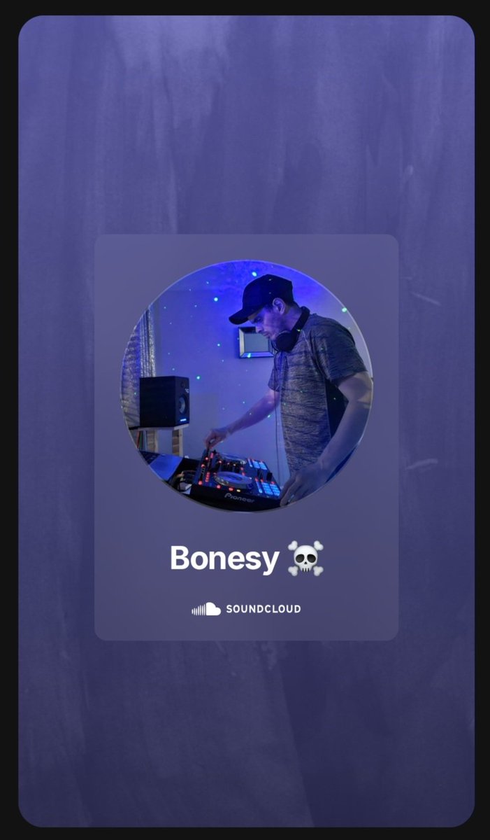 Bonesy 🎧 tweet media