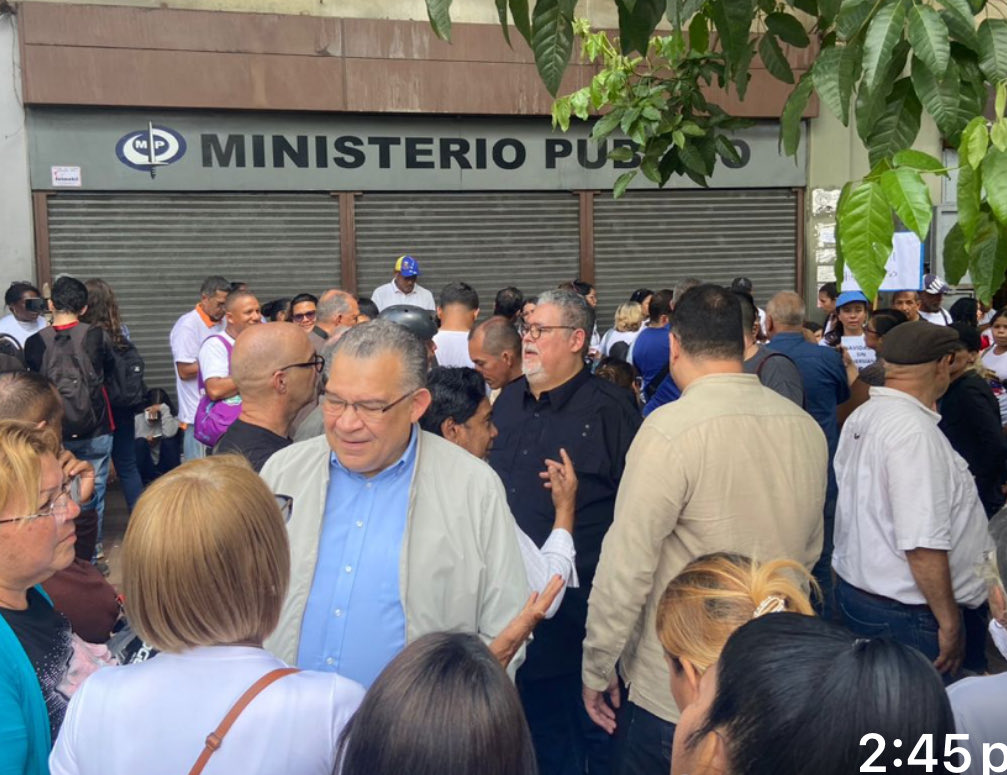Un dolor, un clamor, una lucha q une al país, hoy parece dar frutos. El camino a La Paz y al reencuentro de los venezolanos es la rectificación de todos. La vuelta al camino democrático pasa por el reconocimiento y el respeto de todos los sectores de la vida nacional. Debemos