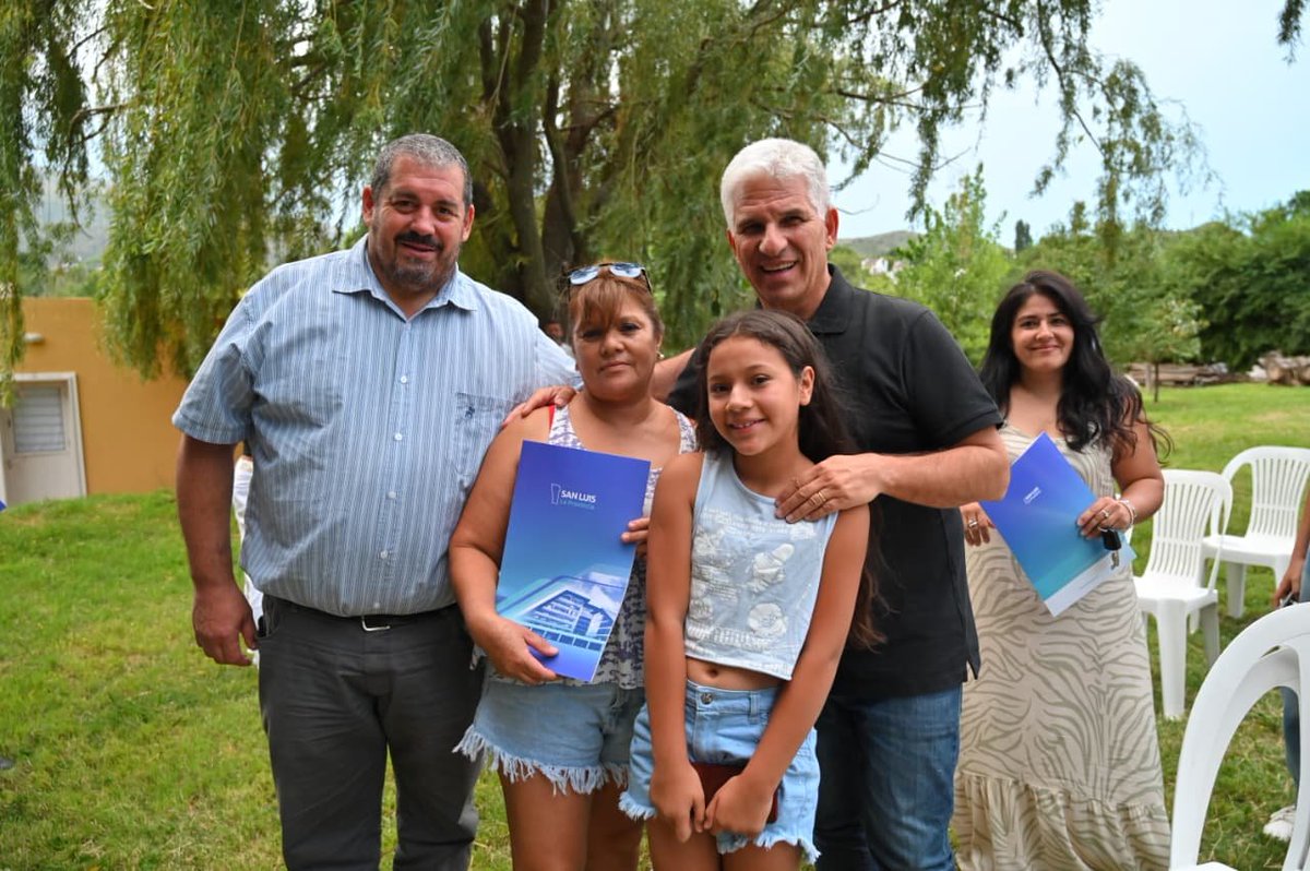 🟦 Diez adjudicatarios recibieron sus planos de mensura: ahora podrán escriturar sus hogares

Son familias que residen en viviendas sociales que corresponden a los antiguos planes habitacionales ‘Progreso’, ‘Sueños’, ‘Libertad’ y ‘Nuevo Desafío’.

agenciasanluis.com/2026/01/30/113…