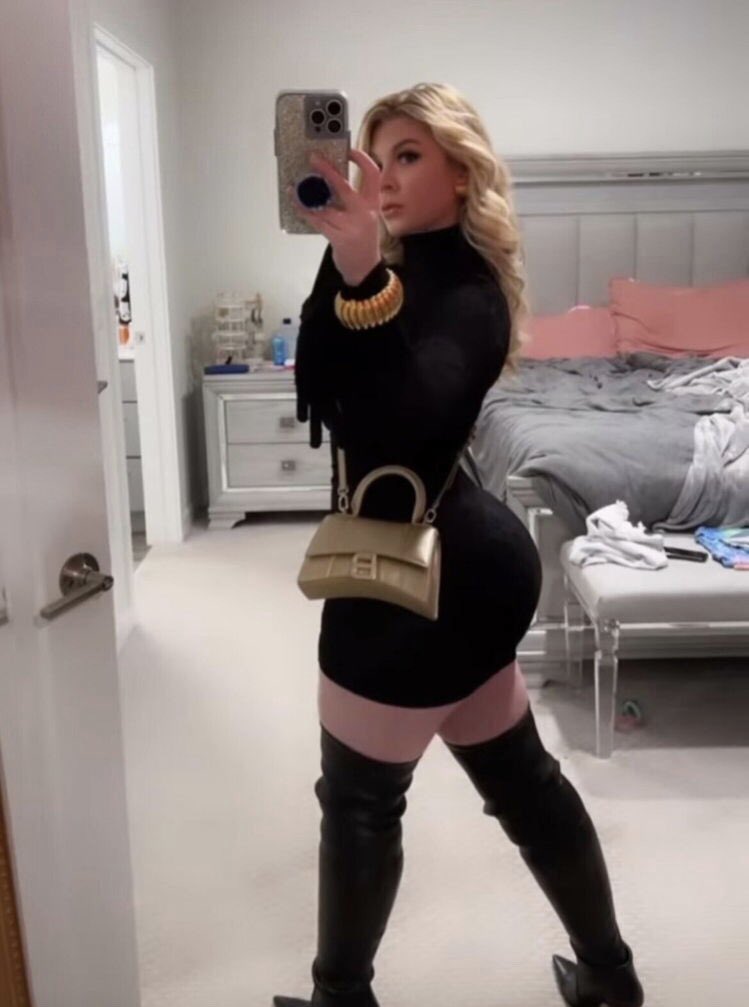 RuthStackh176's tweet image. Smash or pass