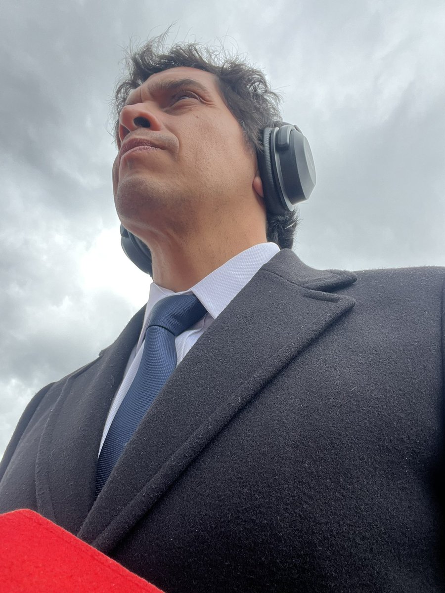 Nunca bajes la mirada.