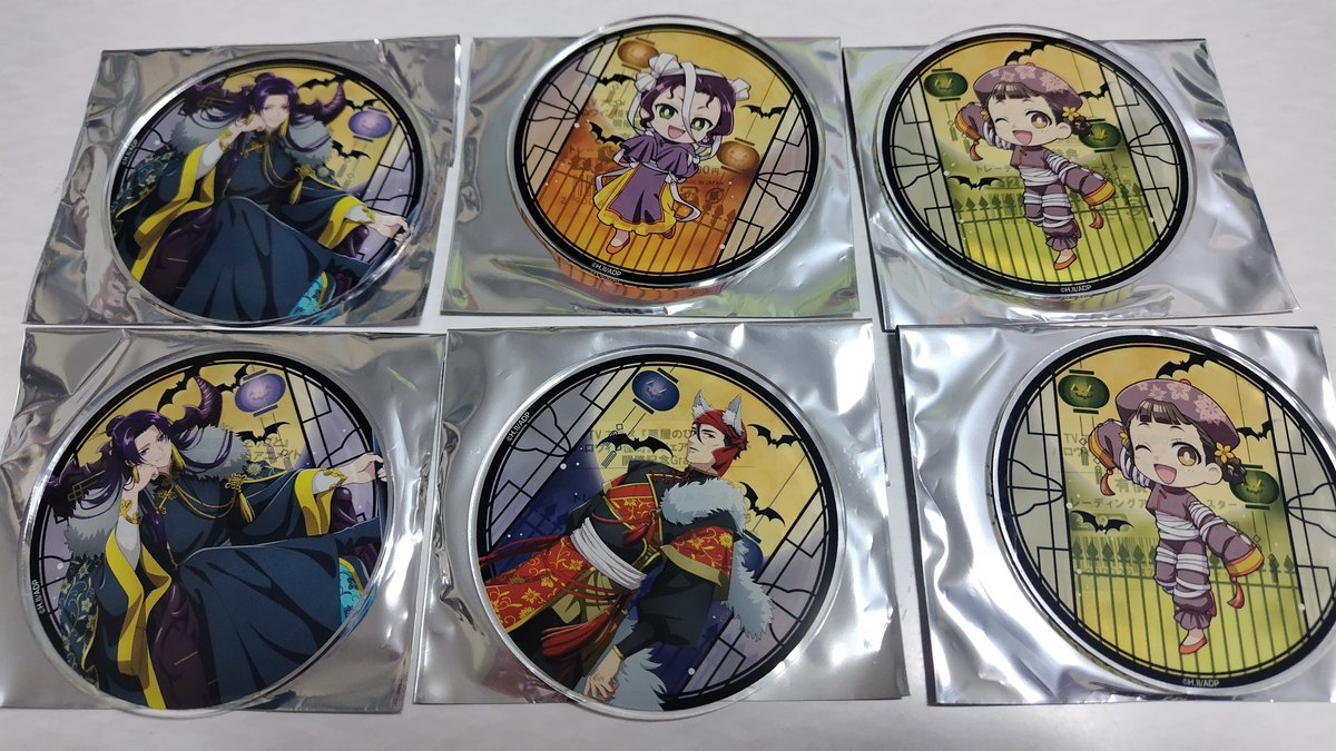 昨日はハロウィンの時に予約したコースターを、やっと取りにいきました