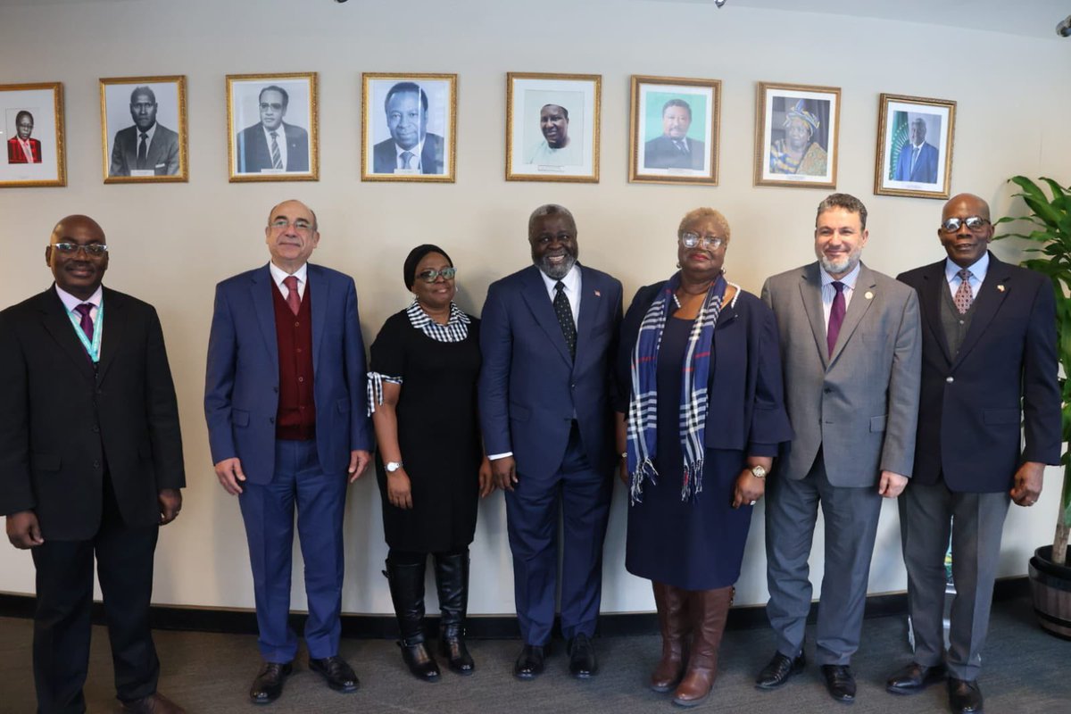 AfricanUnionUN's tweet image. #Today at @AfricanUnionUN: Handing-over ceremony between the outgoing Chair, Amb. Matete Paul Nena, PR of the Kingdom of #Lesotho 🇱🇸 to the @UN, and the incoming Chair for the month of February, Amb. H.E. Lewis G. Brown, PR of the Republic of #Liberia 🇱🇷 to the @UN.

They