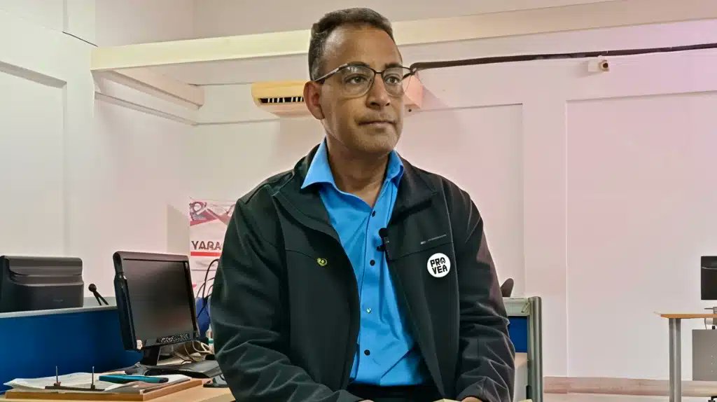 Nuestro compañero, el abogado Eduardo Torres, ha sido excarcelado este viernes tras permanecer arbitrariamente recluido en la cárcel Yare II, en el estado Miranda.

Tras su detención arbitraria y desaparición forzada el 9 de mayo de 2025, Eduardo Torres permaneció incomunicado en