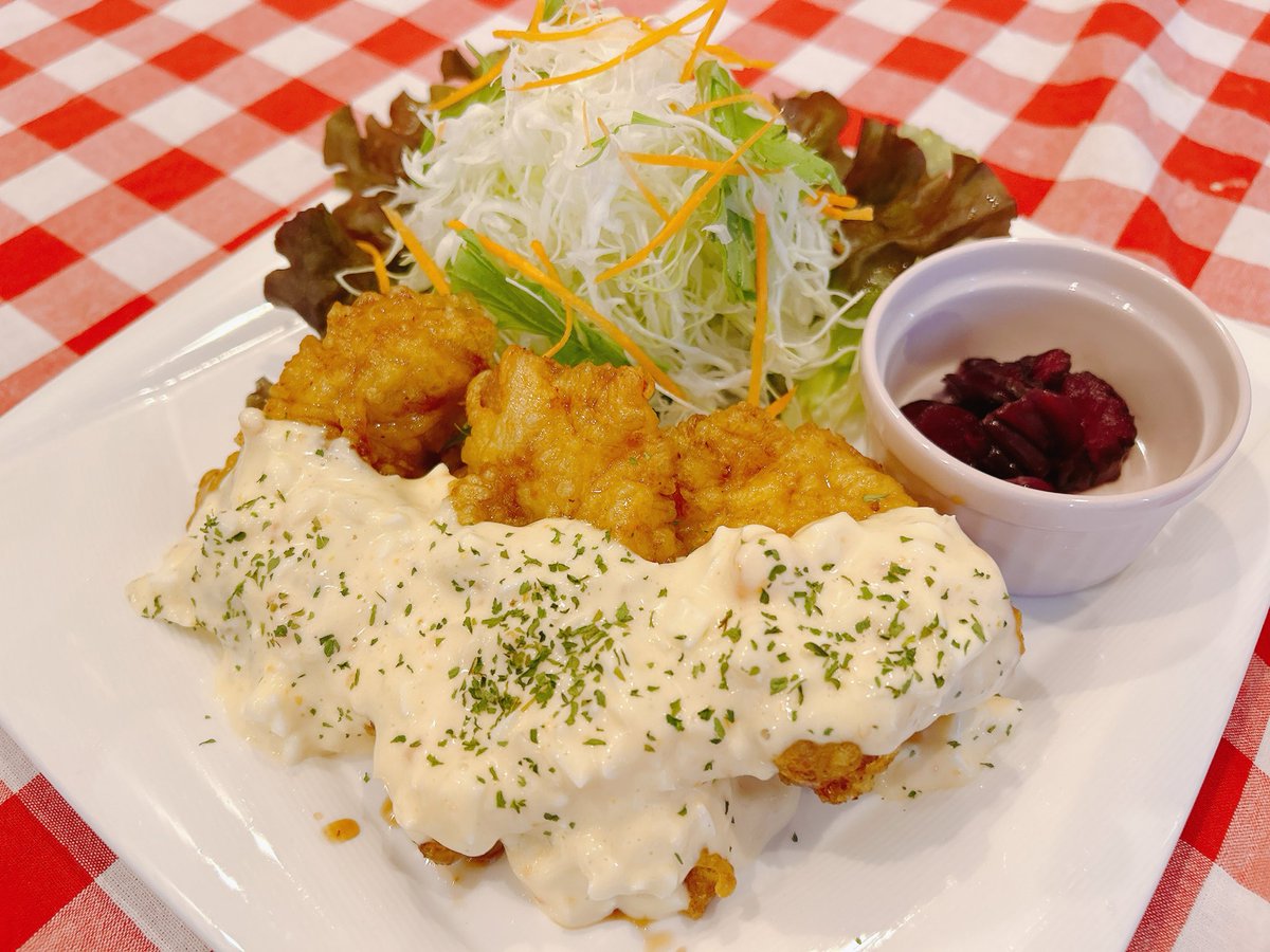 Cafe_FUNFUN's tweet image. 本日1月31日(土)は11時より店舗営業致します😊
自家製タルタルソースたっぷりのチキン南蛮がおすすめです。
14時（Lo13時半）まで営業。
ぜひお待ちしております☺️

#カフェ食堂funfun
#ランチ
#タルタルたっぷりチキン南蛮
#定食
#座敷あり
#オムライス
#ボリューム満点
#週末