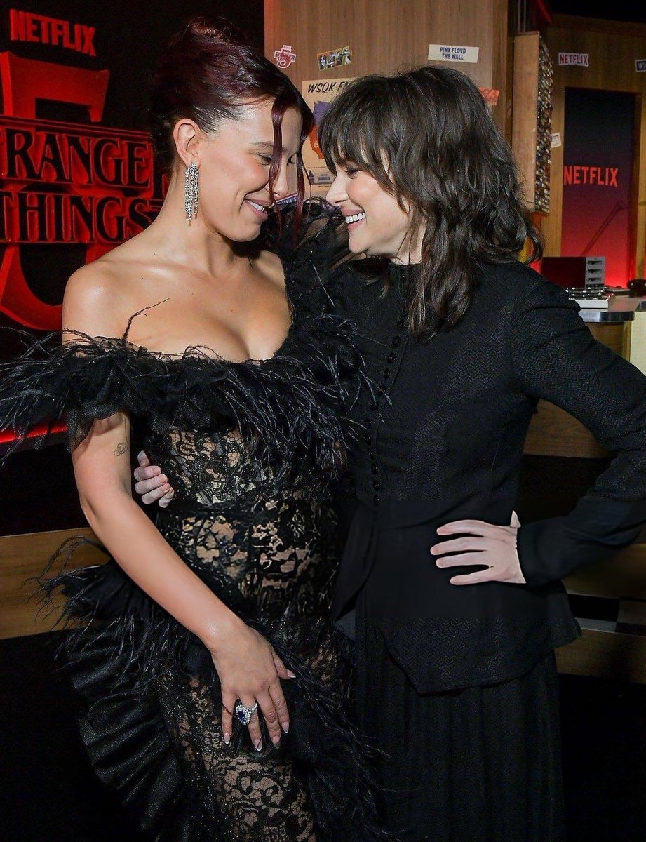 10 years between the two pictures 😱