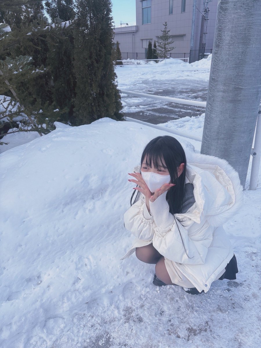 100万ドル中野店 さま到着してます 🌳 抽選 37番／66名さま 👤 真ん中くらい‥何に座るか悩みます‥‥🎅 #PR