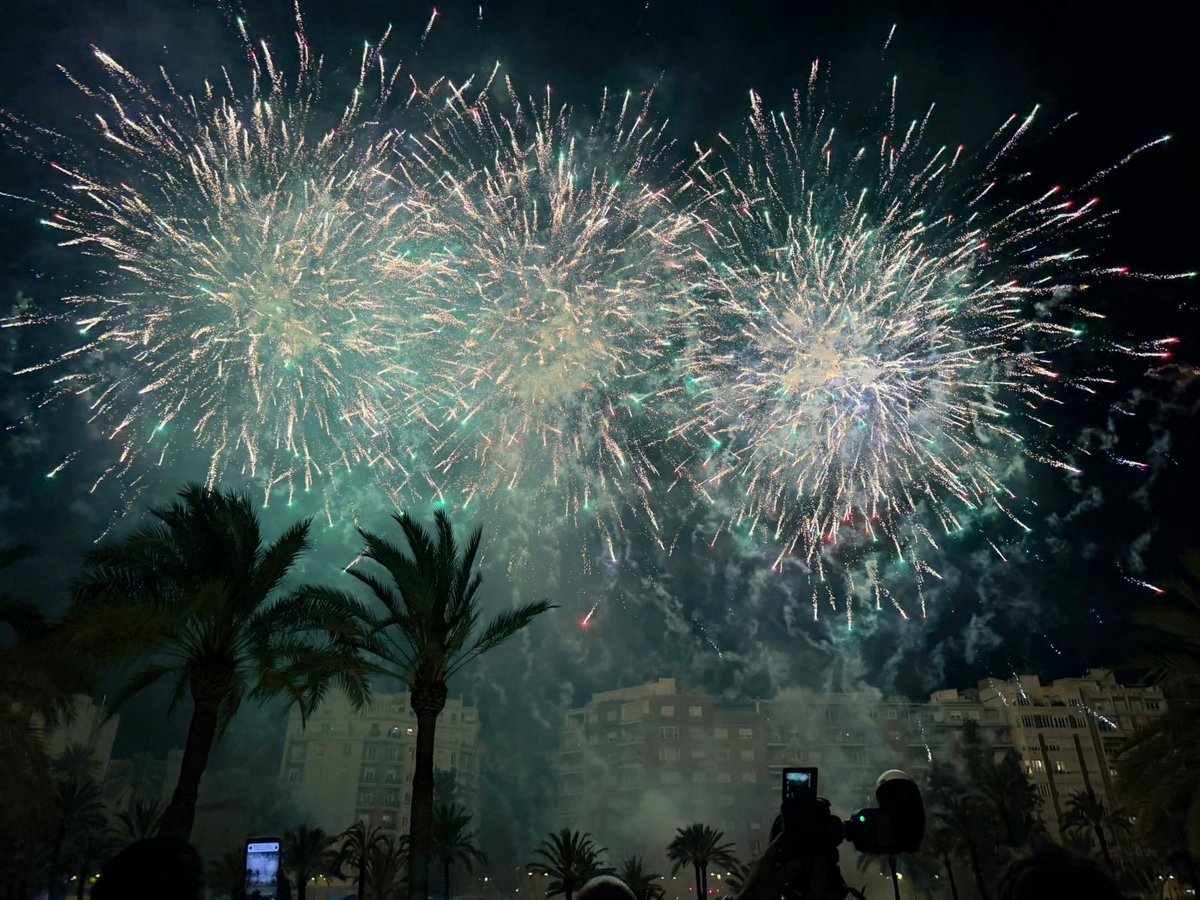 MncGCS's tweet image. Exaltación de la FMV 2026, Carmen Prades, cuya valía y elegancia ha destacado su mantenedor, Boro Peiró. Acto que da inicio a un año trepidante para la FMV y toda su corte de honor.

¡ Feliz reinado, Carmen!