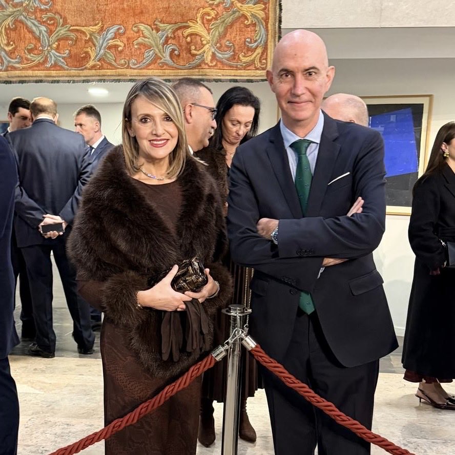 MncGCS's tweet image. Exaltación de la FMV 2026, Carmen Prades, cuya valía y elegancia ha destacado su mantenedor, Boro Peiró. Acto que da inicio a un año trepidante para la FMV y toda su corte de honor.

¡ Feliz reinado, Carmen!