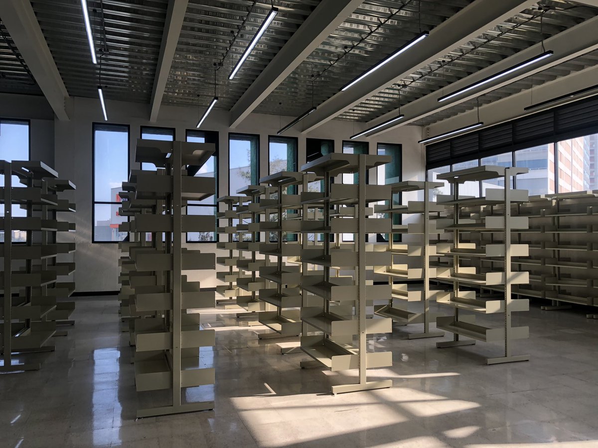 RogelioF21220's tweet photo. @Taibo2 Cómo? Si ni siquiera hay libros en nuestra biblioteca, dicen no hay presupuesto para poner chips a libros, pues compraron “lo último” en alarmas y registro digital! Entonces que va primero Paco, la yunta lectora o el buey funcionario que escamotea el presupuesto? Y no es AI! Ojo! https://t.co/DPyz69DU6s