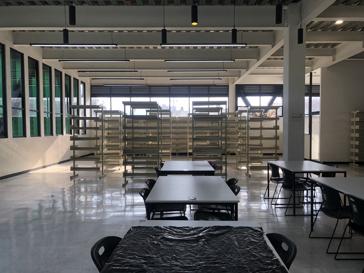 RogelioF21220's tweet photo. @Taibo2 Cómo? Si ni siquiera hay libros en nuestra biblioteca, dicen no hay presupuesto para poner chips a libros, pues compraron “lo último” en alarmas y registro digital! Entonces que va primero Paco, la yunta lectora o el buey funcionario que escamotea el presupuesto? Y no es AI! Ojo! https://t.co/DPyz69DU6s
