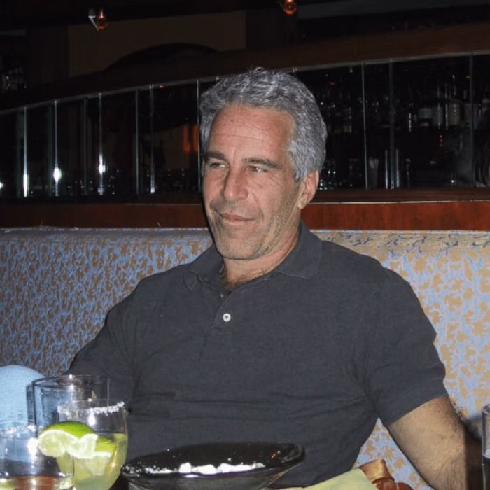 Jeffrey Epstein fue expulsado de Xbox Live en 2013 debido a “acoso, amenazas y/o abuso de otros jugadores” que fue “grave, repetido y/o excesivo”.

Seguir: <a href="/elalcazar_es/">El Alcázar</a>