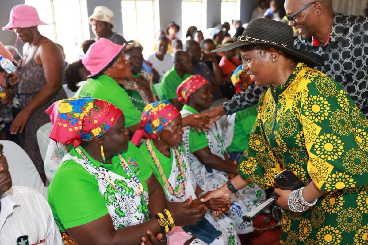 Khumbudzo Ntshavheni tweet media