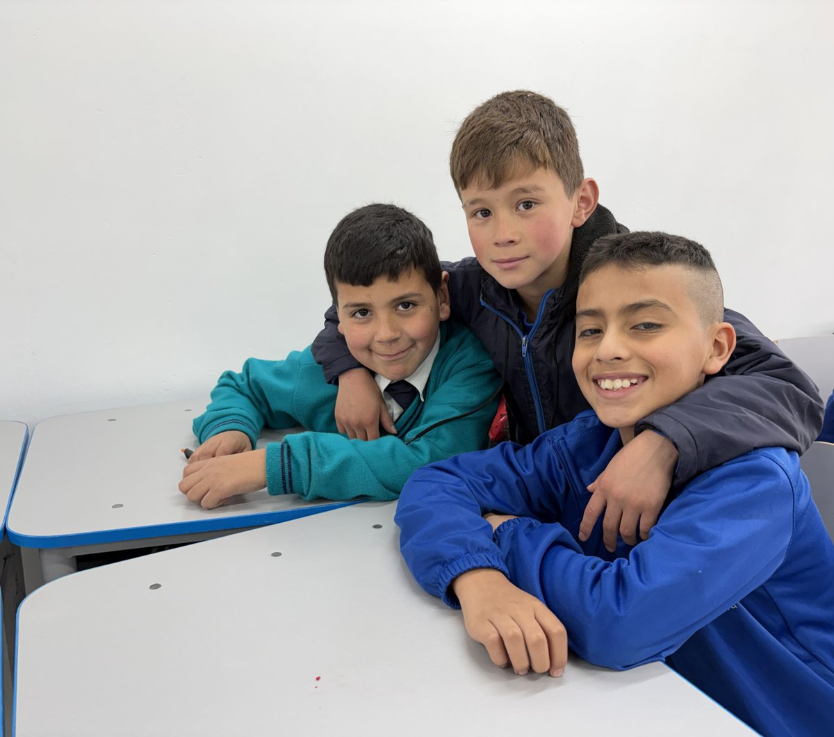 📚¡La semana de inicio de clases fue emocionante! 
✏️Empezamos el año escolar 2026 con el compromiso de lograr que ¡TODOS los estudiantes aprendan!
Conoce más aquí: tinyurl.com/hvxd5sz4

<a href="/Educacionbogota/">Secretaría de Educación de Bogotá</a> <a href="/AteneaBogota/">AGENCIA ATENEA</a> <a href="/CarlosFGalan/">Carlos F. Galán</a> <a href="/IsabelSegoviaO/">Isabel Segovia O</a> 
#AñoEscolar2026EnAlianza