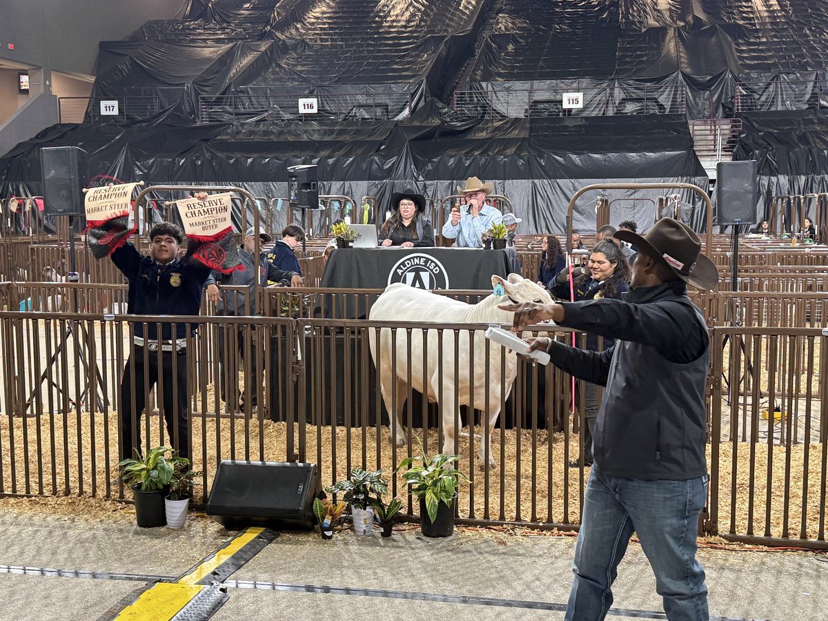 DrFavyCantu tweet media