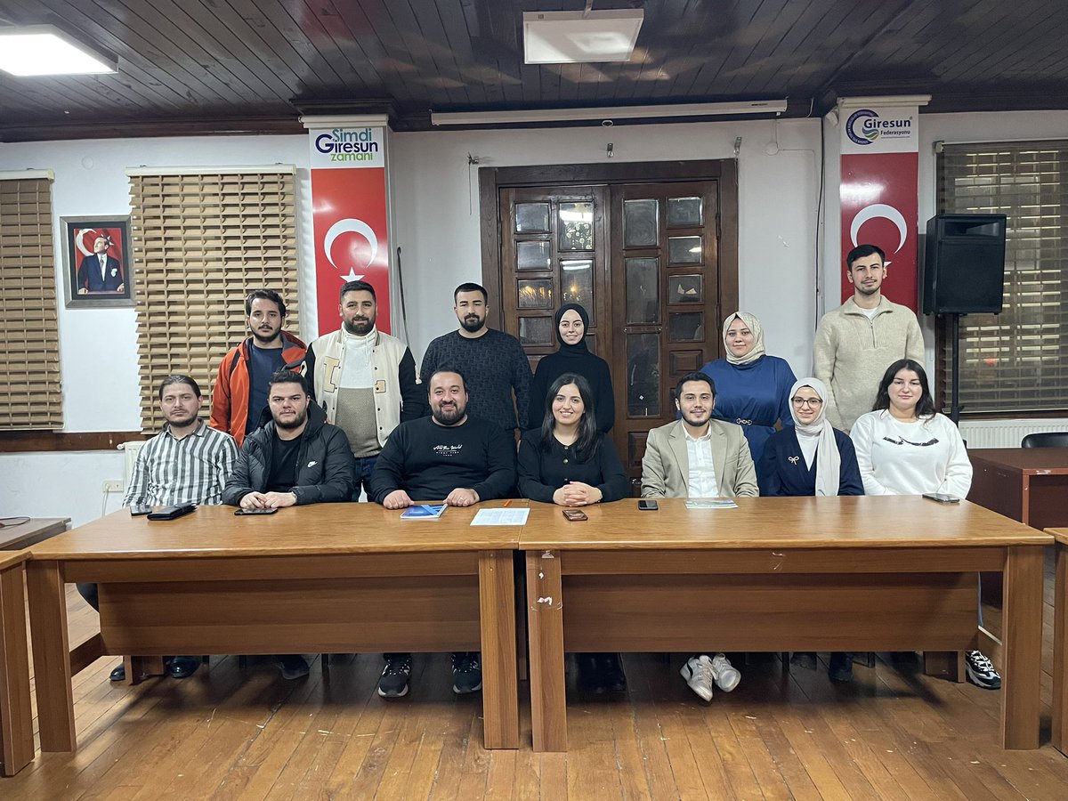 Giresun Federasyonu Gençlik Kolları olarak Ocak ayı yönetim kurulu toplantımızı gerçekleştirdik.

Genç arkadaşlarımızla beraber önümüzdeki dönemdeki planlarımızı konuştuk, fikir alışverişinde bulunduk.

Aldığımız kararlarların hayırlı olmasını diliyoruz 😊

#GençGiresun