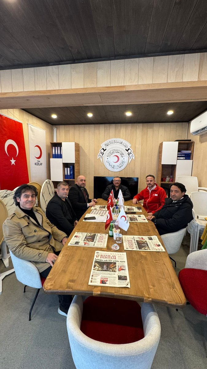 Genel Sekreter Yardımcımız Şükrü Can, Başiskele Şubemizi ziyaret etti.

Gerçekleştirilen ziyarette, şubenin yürüttüğü faaliyetler hakkında bilgi alındı; gönüllülük çalışmaları ve yerel düzeyde yürütülen insani yardım faaliyetlerine ilişkin değerlendirmelerde bulunuldu.