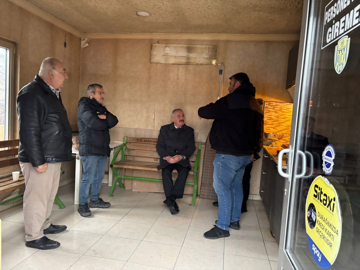 Yıllardır Mamak ilçemize gururla hizmet veren, adını ilçemizden alan Mamak Taksi Durağımızı ziyaret ettik.

Şoför esnafımızla sorunlar ve çözüm önerileri üzerine verimli bir sohbet gerçekleştirdik. Aynı yerde, daha modern ve esnafımıza yakışır bir ortamda hizmet vermeye devam
