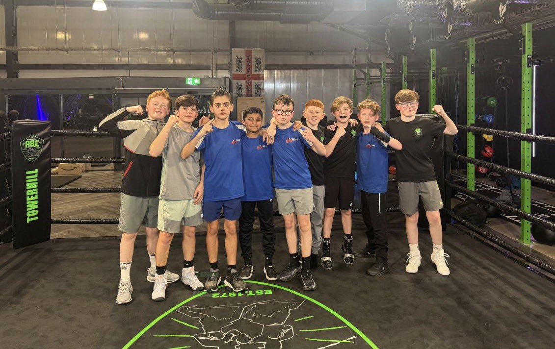 Great Rounds In Kirkby Tonight At Tower Hill A.B.C .. Brilliant Sparring For Some Of Our Schools Age Boxers.. Well Done Everyone #TEAMVENTURE 🥊