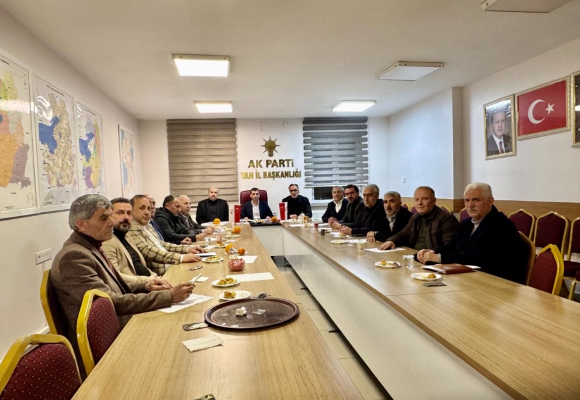 Teşkilat için mesai mefhumu yoktur.İl koordinatörümüz Sn. <a href="/Recep_ayd25/">Recep Aydın 🇹🇷</a>⁩ başkanlığında il teşkilat ekibimiz ve ilçe koordinatörlerimizin katılımlarıyla teşkilat çalışmalarımızın değerlendirildiği toplantımız devam ediyor.Saat 23:30  ⁦<a href="/abuyukgumus/">Ahmet Büyükgümüş</a>⁩ ⁦<a href="/MustafaAlkayis/">Av. Mustafa Alkayış</a>⁩