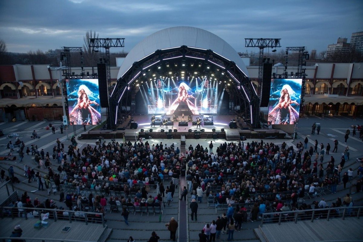 MatStanbridge's tweet image. PeCsa Szabadteri Szinpada igy nezne ki most egy koncert alkalmaval!
#petoficsarnok #pecsa #varosliget