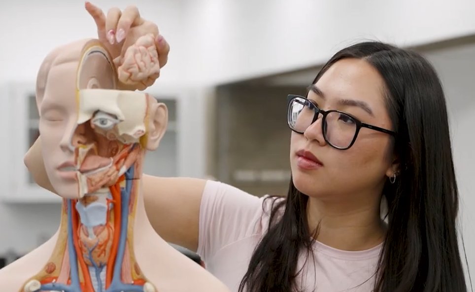 YorkUKINE's tweet photo. Congratulations Ruth Zaza &amp; Emily Ngo on being featured in the Toronto Star for their journeys through York’s KAHS program! 🎉 Their work in health equity, patient care &amp; health promotion shows how hands on learning and mentorship prepare students for in demand health careers. https://t.co/VRNolNP9aY