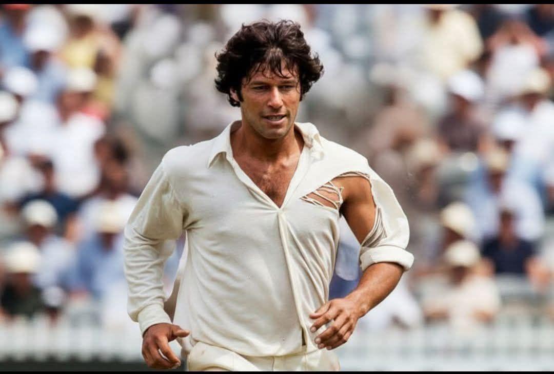 دشمنوں میں خطرناک حد تک اضافہ ہو گیا ہے پہلے صرف پی ڈی ایم اور ففتھیئے تھے اور اب قبر پرست بھی شامل ہو گئے ہیں۔
کہتے ہیں کہ جب سارے مل کر ایک بندے/ بندی کی طرف تیر برسانا شروع کر دیں تو مطلب ہے کہ وہ سچ بول رہا/ رہی ہے۔

میرے اکاؤنٹ کی ریچ ختم کر دی گئی ہے اور آپ کا ایک ری پوسٹ