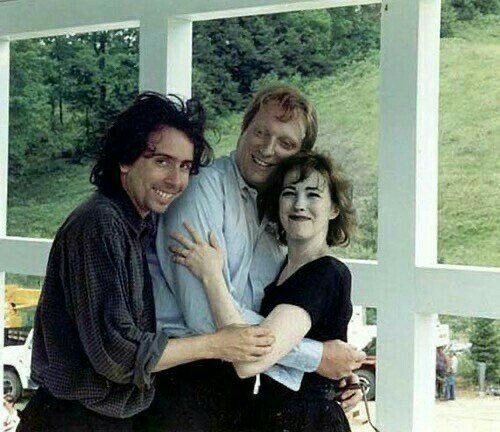 friendsbuffays's tweet image. Behind the scenes of Beetlejuice (1988)