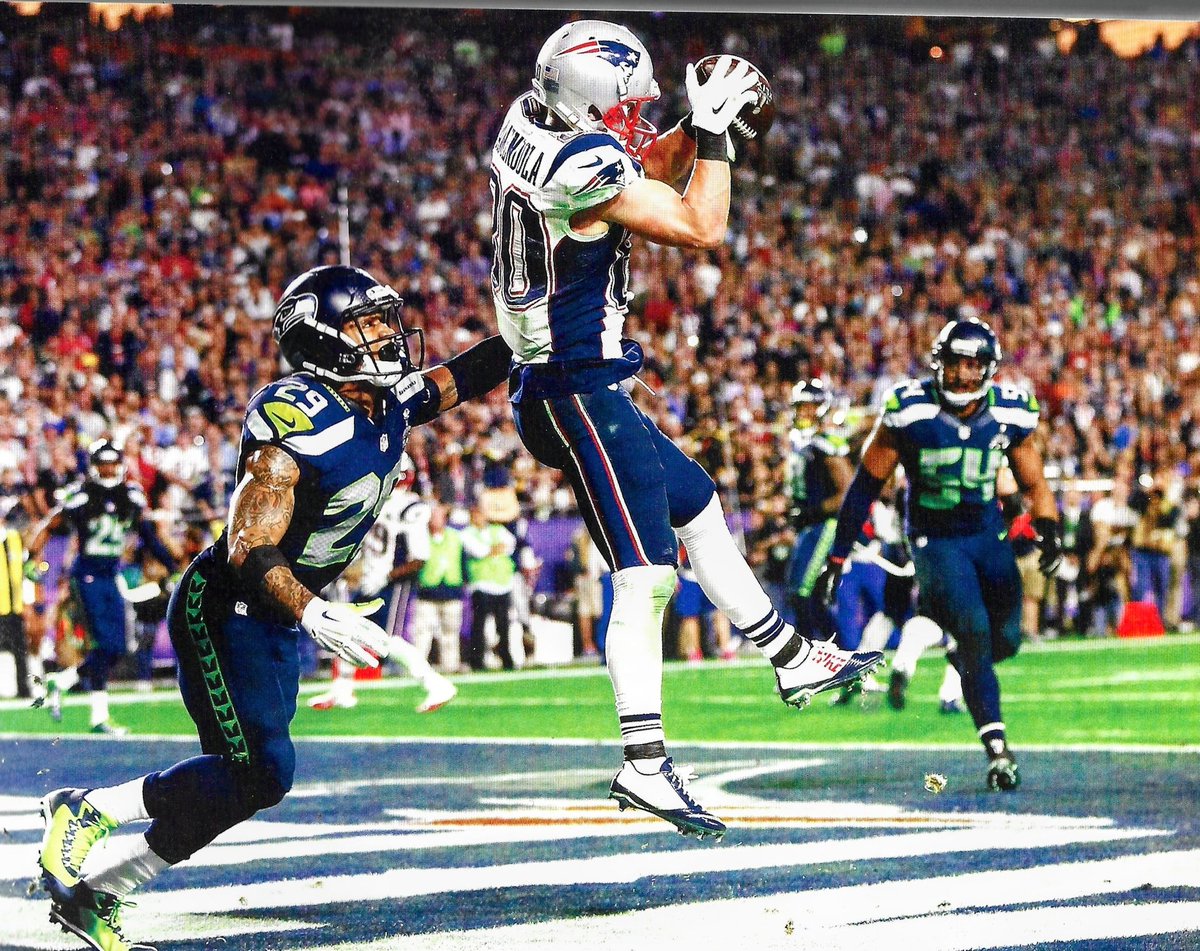 RetroPatriots's tweet photo. Super Bowl XLIX 

Danny Amendola with a 4️⃣ yard TD reception from Tom Brady to bring the @Patriots to within 3 points in Super Bowl XLIX against the @Seahawks 

#NEPats https://t.co/mKRtH4b3dz
