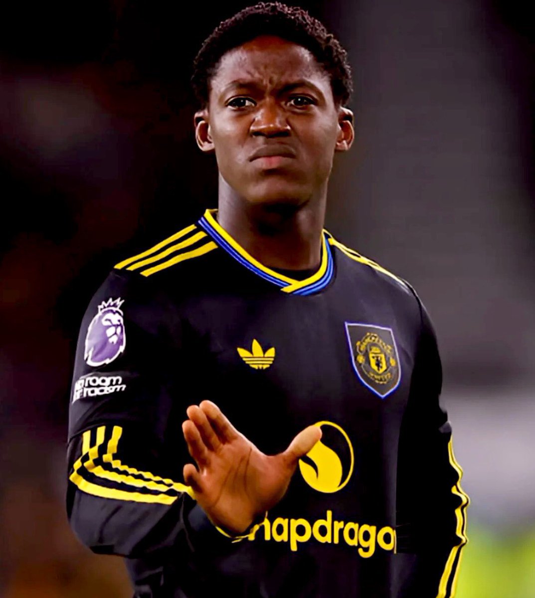 🚨🎙️ | Michael Carrick with some BIG quotes on Kobbie Mainoo:

“I like the way Kobbie takes the ball. I think that’s a big part of being a footballer, and being the top player is being able to COPE with the environment. 

“He's come in at such a young age and played some big