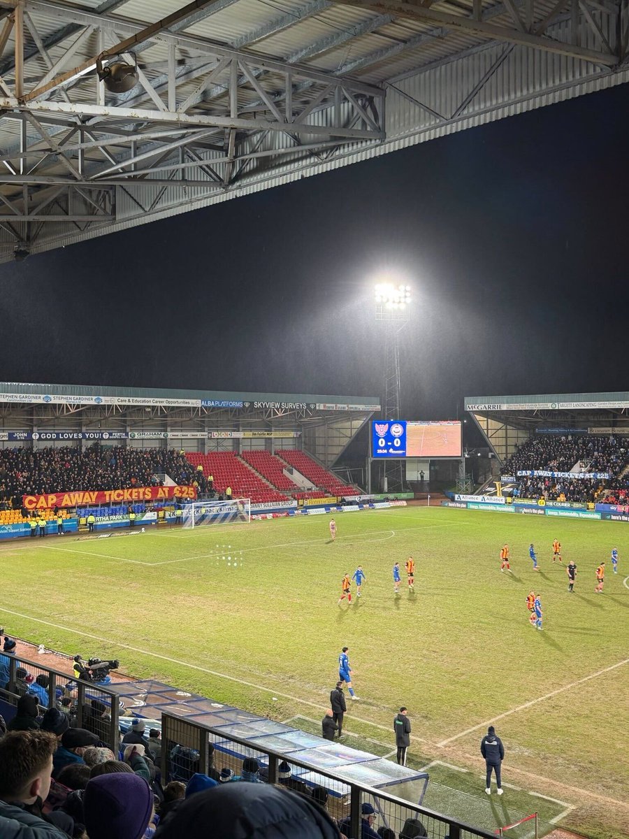 GillianMacMSP's tweet image. ST JOHNSTONE AND PATRICK THISTLE FANS BACK CAMPAIGN FOR A CAP ON TICKET PRICES!⚽️ 

Both sets of supporters display banners in the 25th minute of the match demanding away ticket prices to be capped at £25.

Football should not be a luxury that only a few can afford!