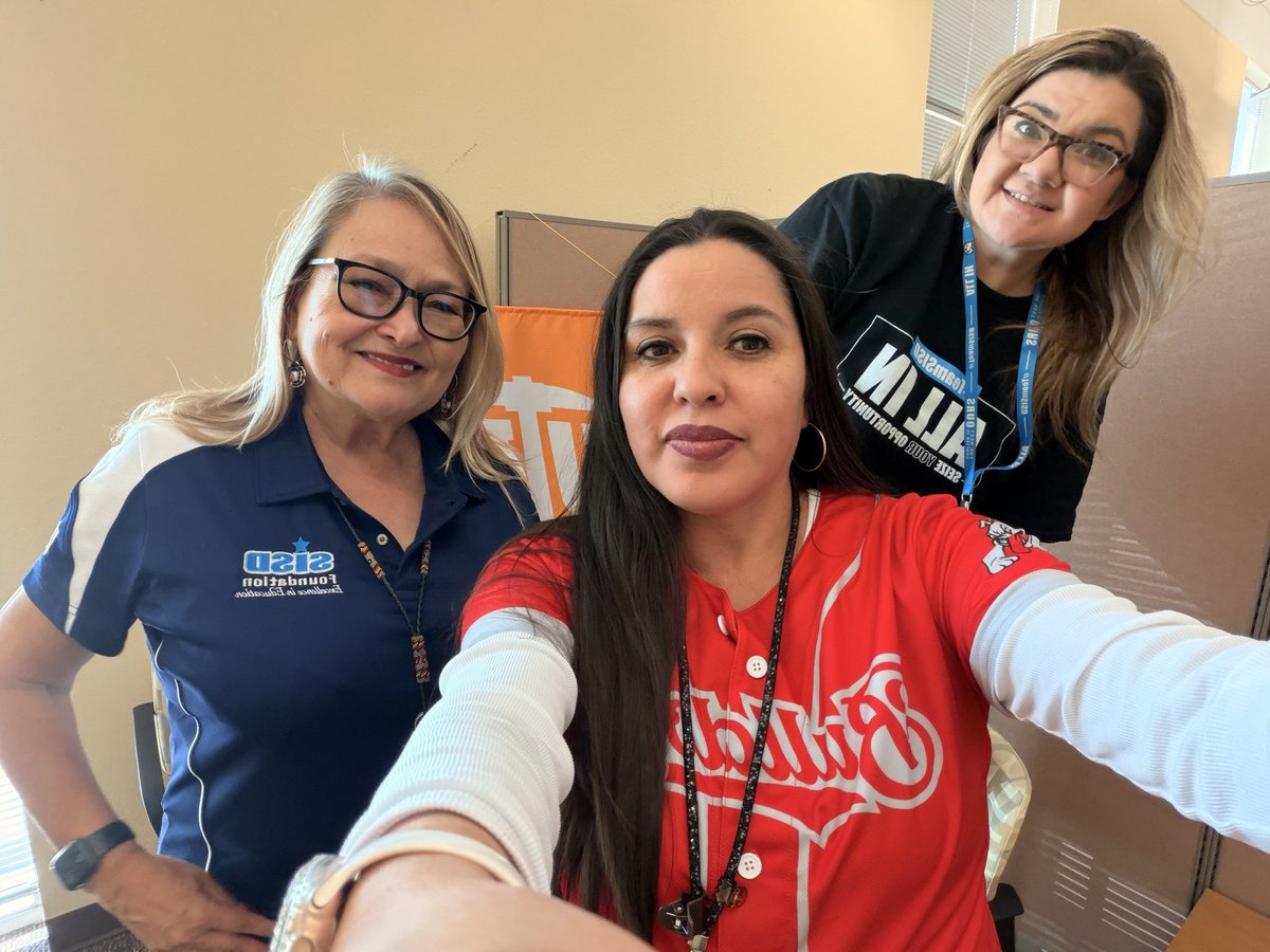 Amanda Martinez tweet media
