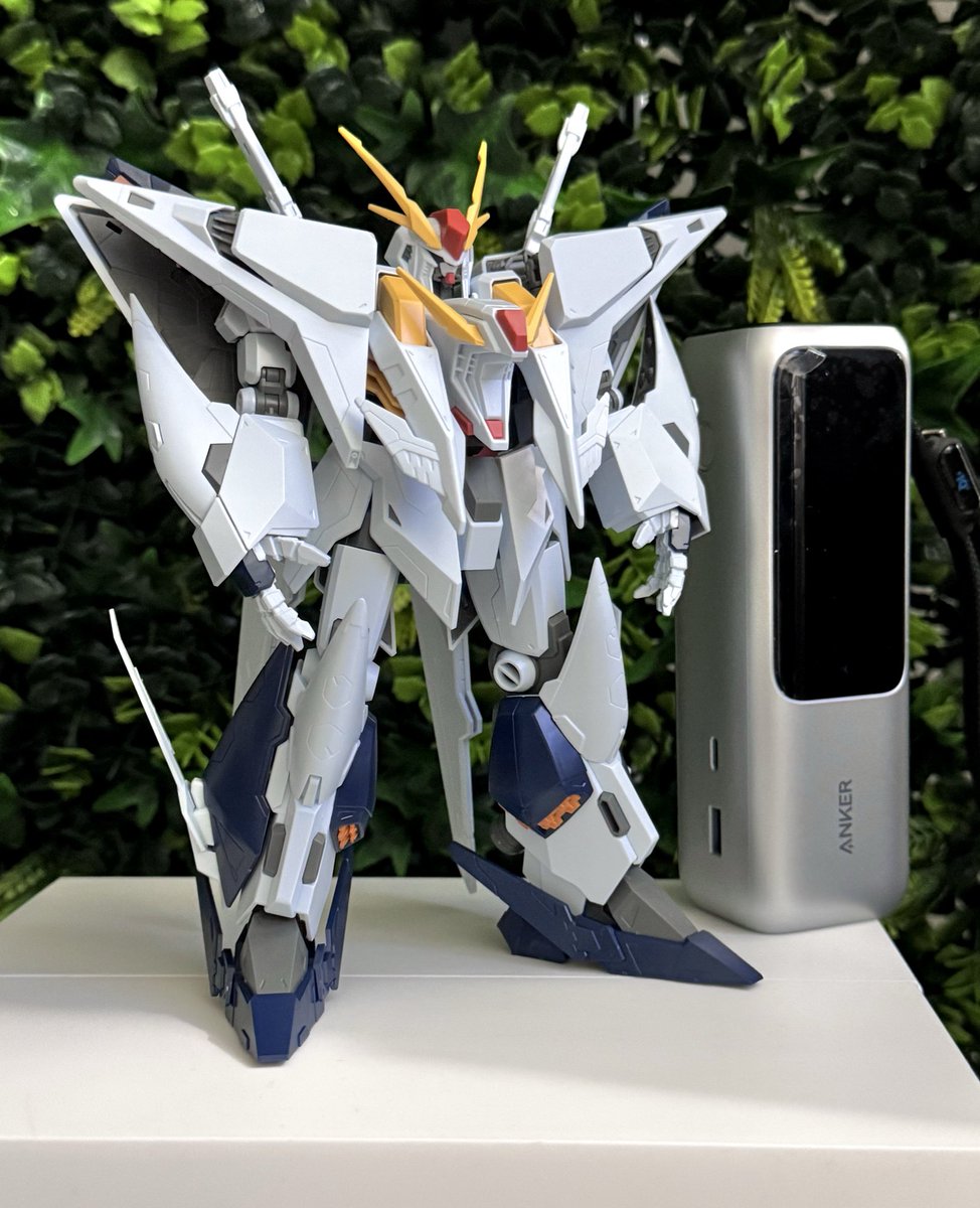 ハサウェイ。君の愛機、パチ組みだけで映画2回転分もかかるの聞いてないよ。。
レイトショーからの早朝のハサウェイだよ。。