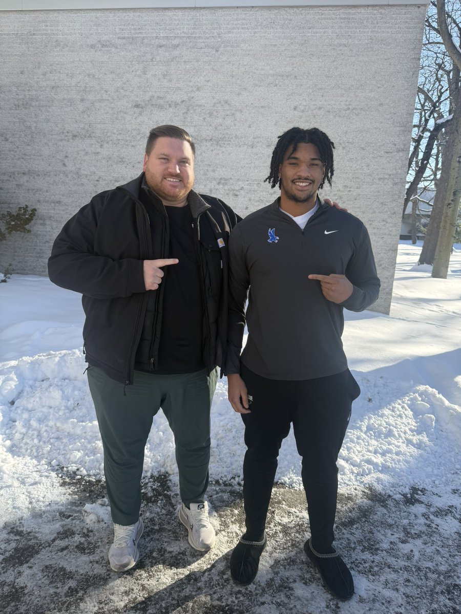 jeromedg_ocho's tweet photo. After a great visit I am blessed to receive my 3rd offer from Lake Erie!!!💚🤍💚🤍 @CoachCRobertson  @CoachCurtain216 @TheLueFB #gostorms #AGTG https://t.co/2di9mdxcp7