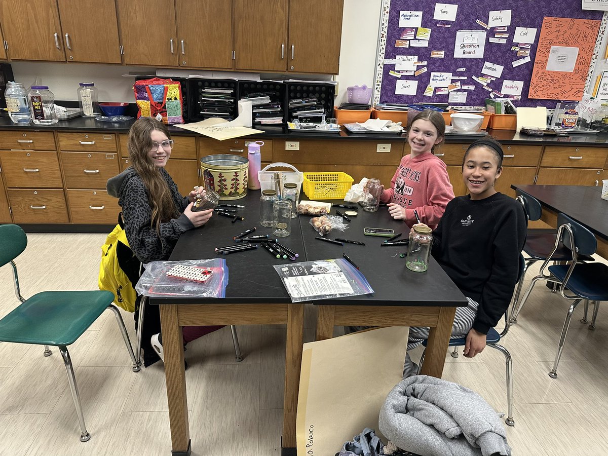 Amanda Deibert tweet media